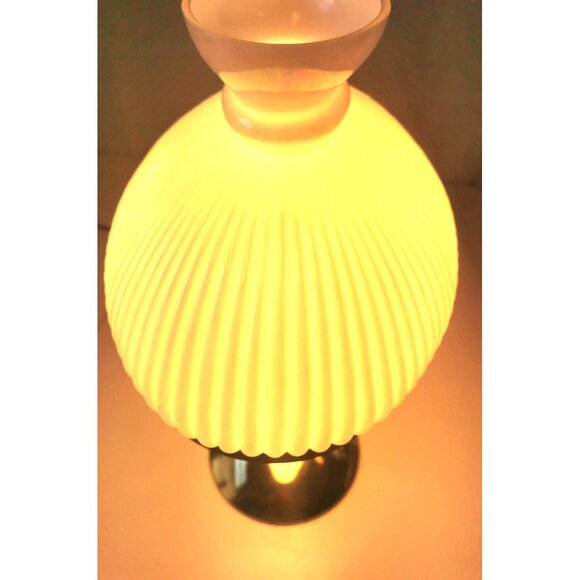 Table Lamp Beautiful Milk Glass Ribbed Shade Brass Base Vintage Rare Italy - Picture 5 of 15